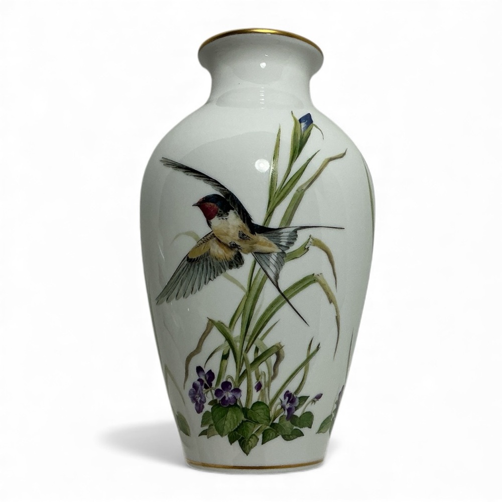 Franklin Porcelain Bird Vase Meadowland Floral Design